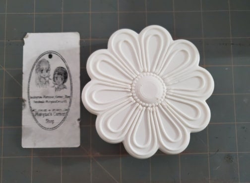 Simple Flower Plastic Mold or Silicone mold, bath bomb mold, soap mold, floral mold, resin mold, candy mold, chocolate mold, flower mold