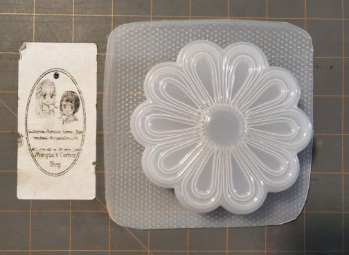 Simple Flower Plastic Mold or Silicone mold, bath bomb mold, soap mold, floral mold, resin mold, candy mold, chocolate mold, flower mold