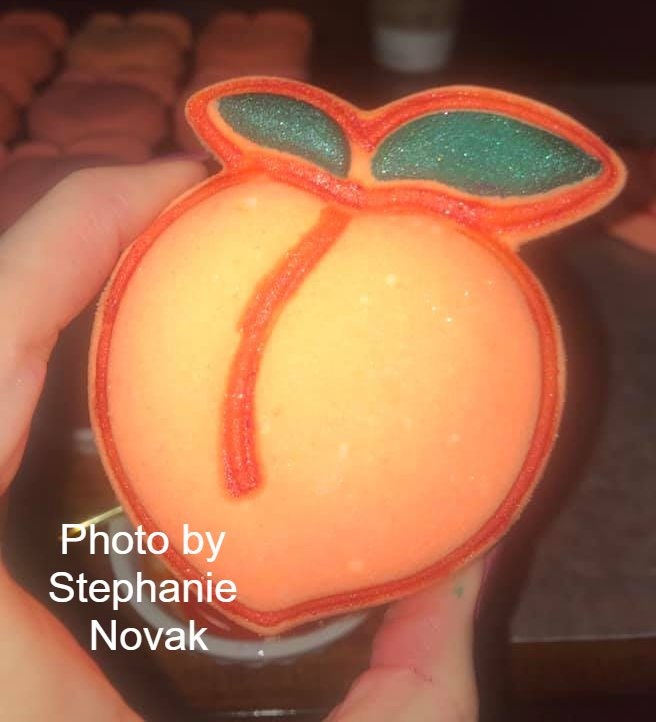 Peach Plastic Mold or Silicone mold, bath bomb mold, soap mold, peach mold, resin mold, fruit mold, food mold, Chocolate mold, apricot mold