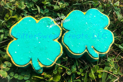 2D Four Leaf Clover Plastic Mold or Silicone mold, bath bomb mold, soap mold, clover mold, resin mold, 4 leaf clover mold, leaf mold, plant