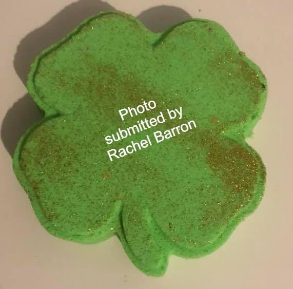 2D Four Leaf Clover Plastic Mold or Silicone mold, bath bomb mold, soap mold, clover mold, resin mold, 4 leaf clover mold, leaf mold, plant