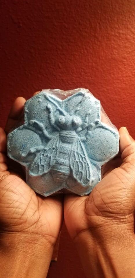 Bee on a Honeycomb Plastic Mold or Silicone mold, bath bomb mold, soap mold, bee mold, resin mold, honeycomb mold, comb mold, honey mold