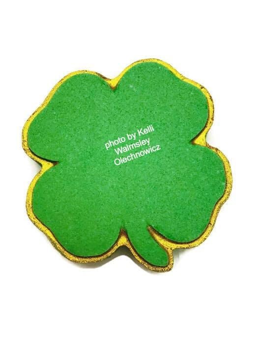 2D Four Leaf Clover Plastic Mold or Silicone mold, bath bomb mold, soap mold, clover mold, resin mold, 4 leaf clover mold, leaf mold, plant