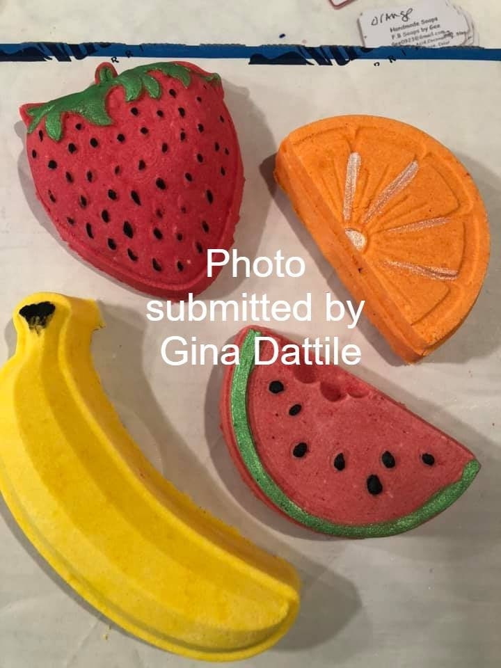 2D strawberry Plastic Mold or Silicone mold, bath bomb mold, soap mold, vegetable mold, resin mold, berry mold, fruit mold, food mold, candy