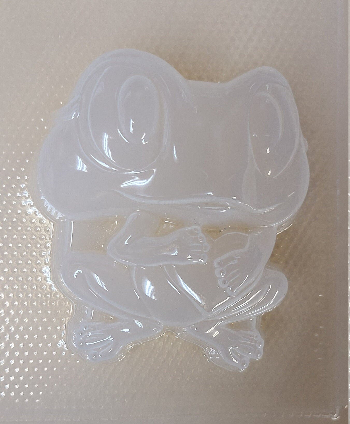 Frog Holding Heart Plastic Mold or Silicone mold, bath bomb mold, soap mold, frog mold, resin mold, heart mold, toad mold, kawaii mold, cute