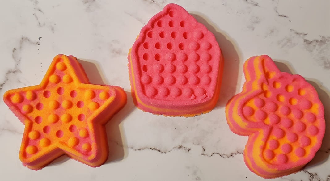 Cupcake Pop It Plastic Mold or Silicone mold, bath bomb mold, soap mold, Cupcake mold, resin mold, Pop it mold, chocolate mold, Cake Mold