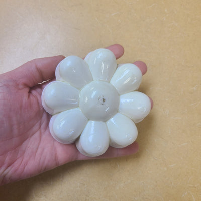 Simple Daisy Plastic Mold or Silicone mold, bath bomb mold, soap mold, floral mold, resin mold, candy mold, chocolate mold, flower mold