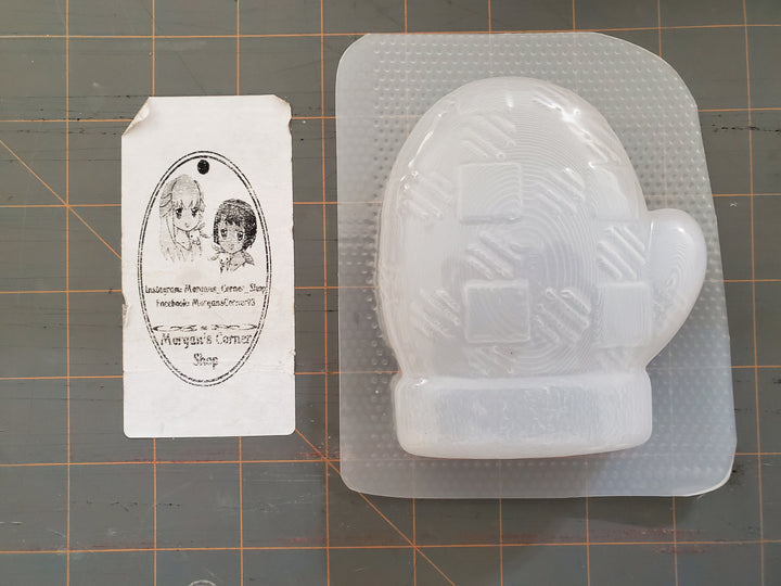 Stocking Checkered Beanie Cap &amp; Mitten Mold