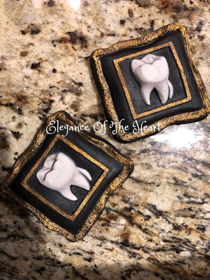 Tooth on Pillow Mold