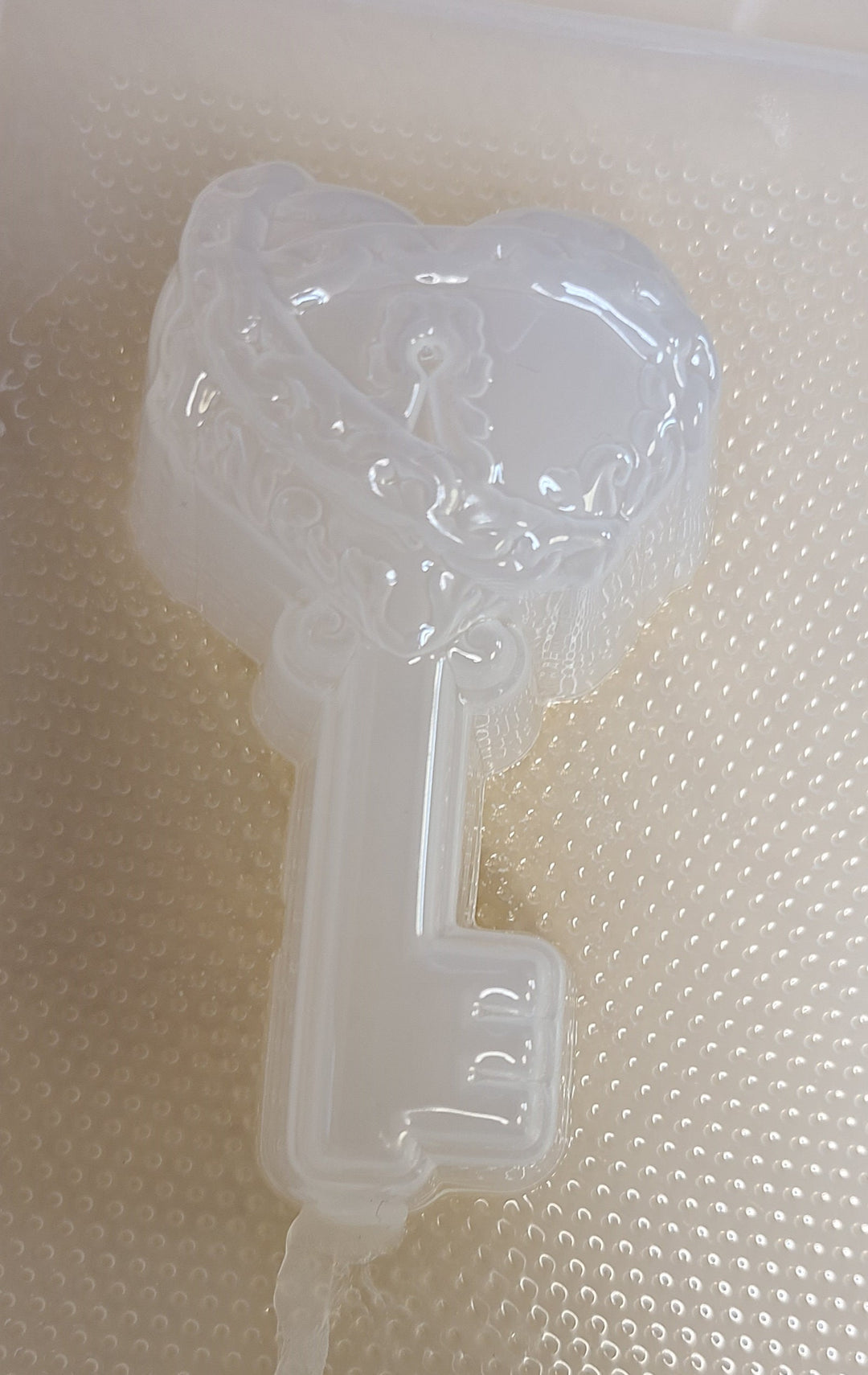 Heart in Chains Key Mold