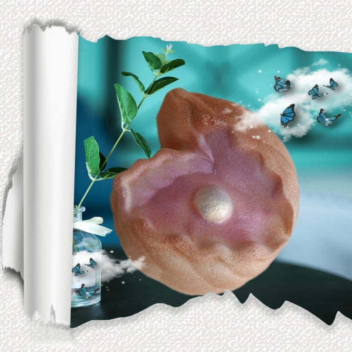 Clamshell with Pearl Mold